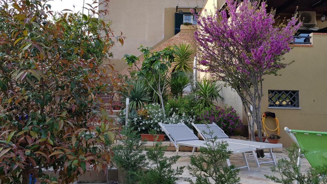 Piero'S Apartment Carbonia Bagian luar foto