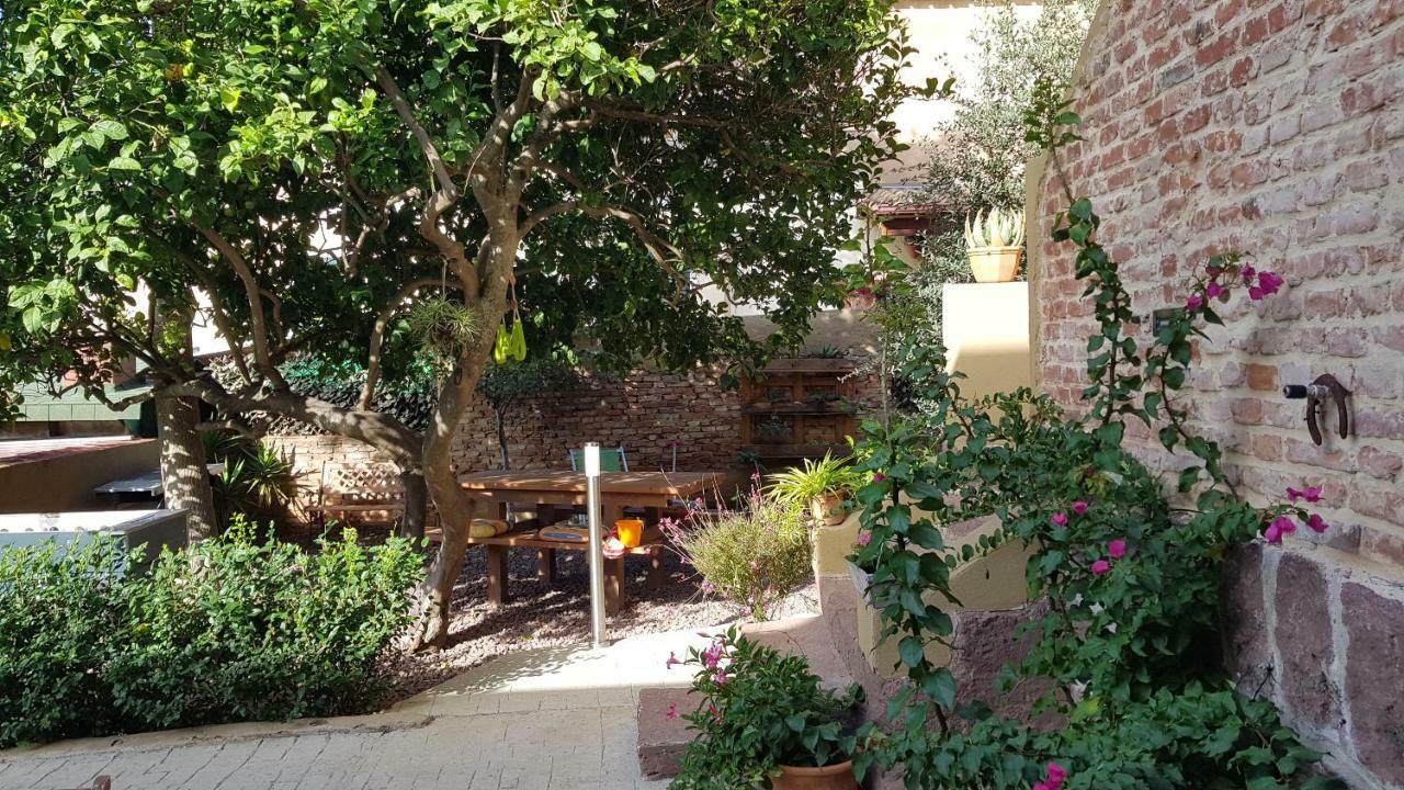 Piero'S Apartment Carbonia Bagian luar foto